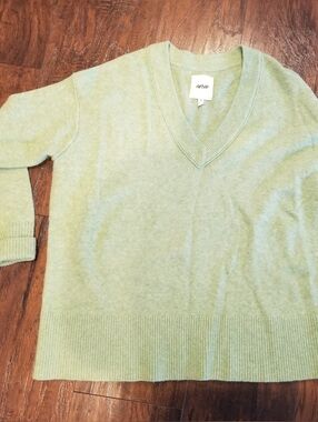 Aerie Size xxs Green V-Neck Sweater Oversized